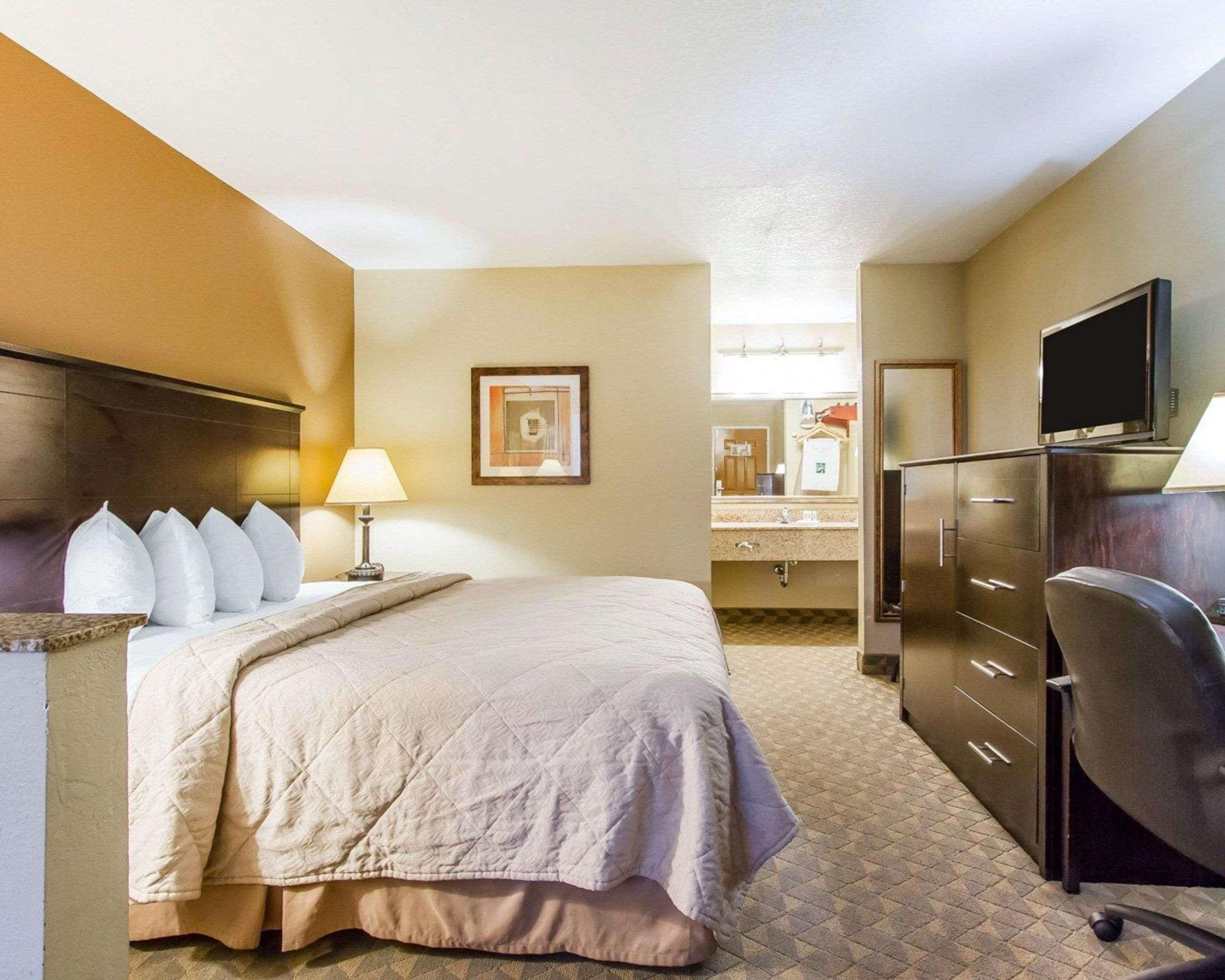 Quality Inn & Suites Greenville I-65 Buitenkant foto