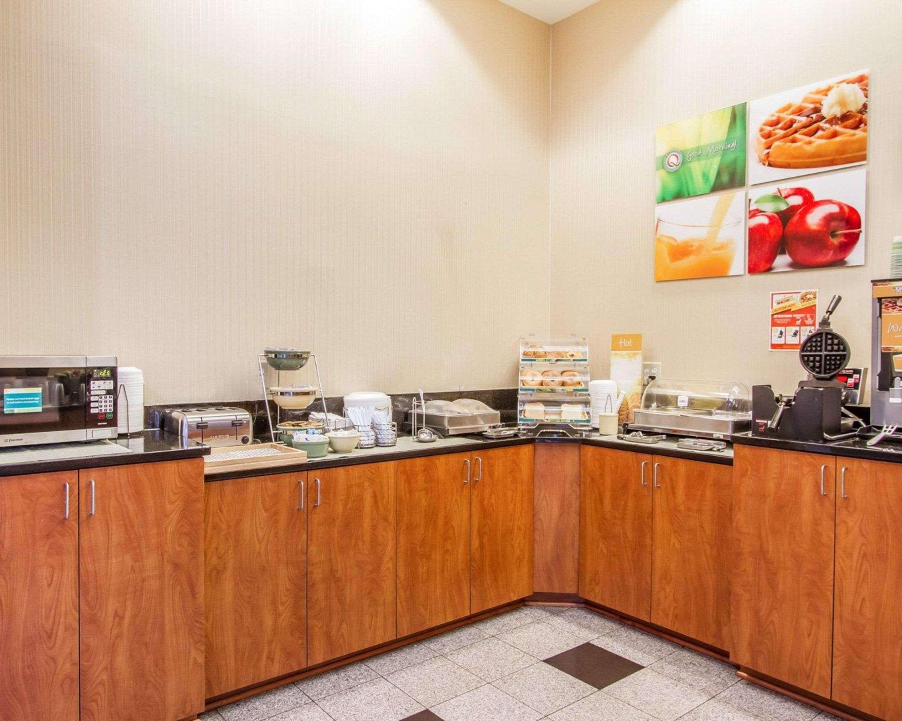 Quality Inn & Suites Greenville I-65 Buitenkant foto