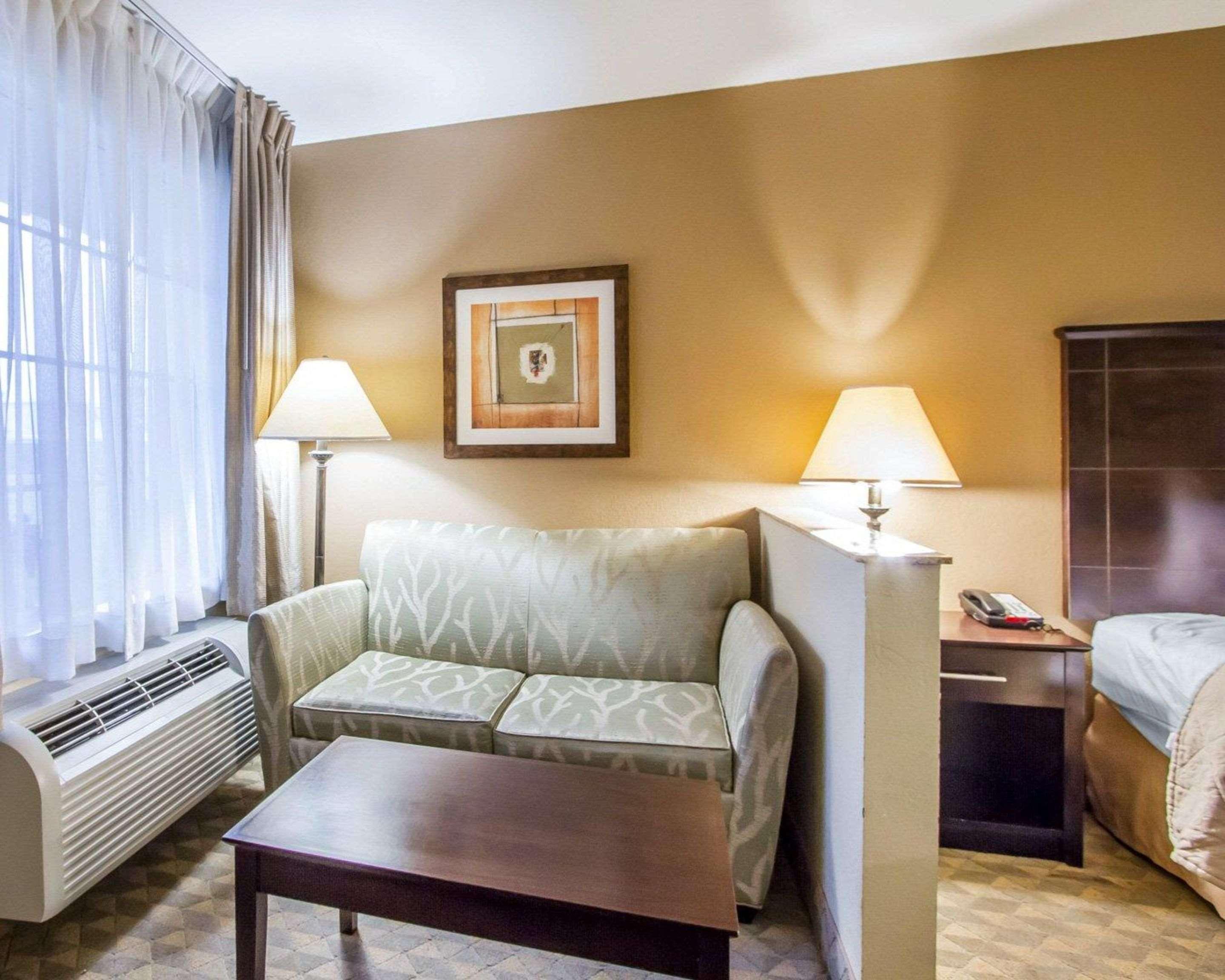 Quality Inn & Suites Greenville I-65 Buitenkant foto