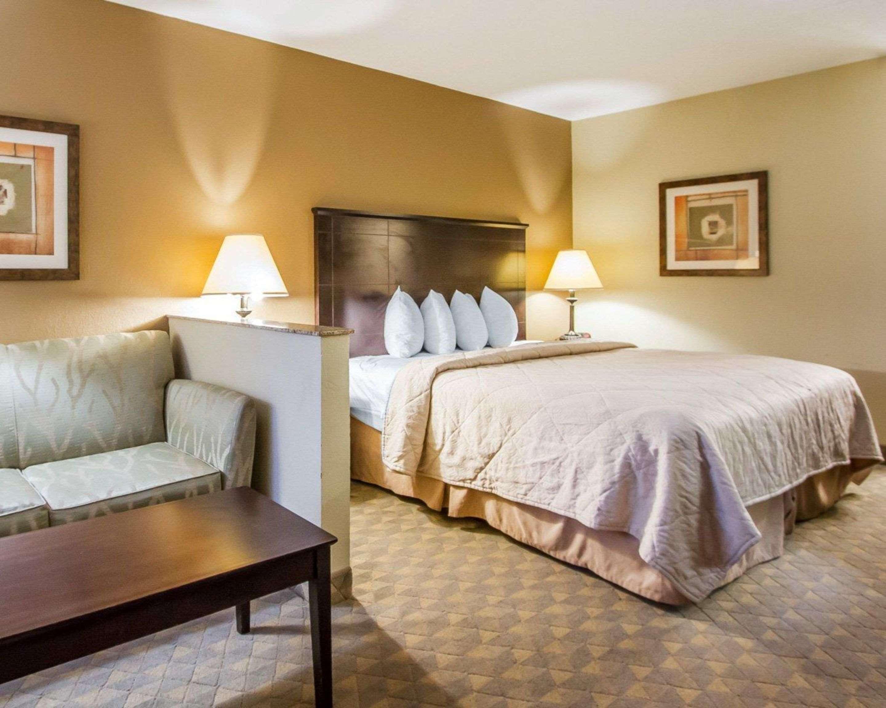 Quality Inn & Suites Greenville I-65 Buitenkant foto