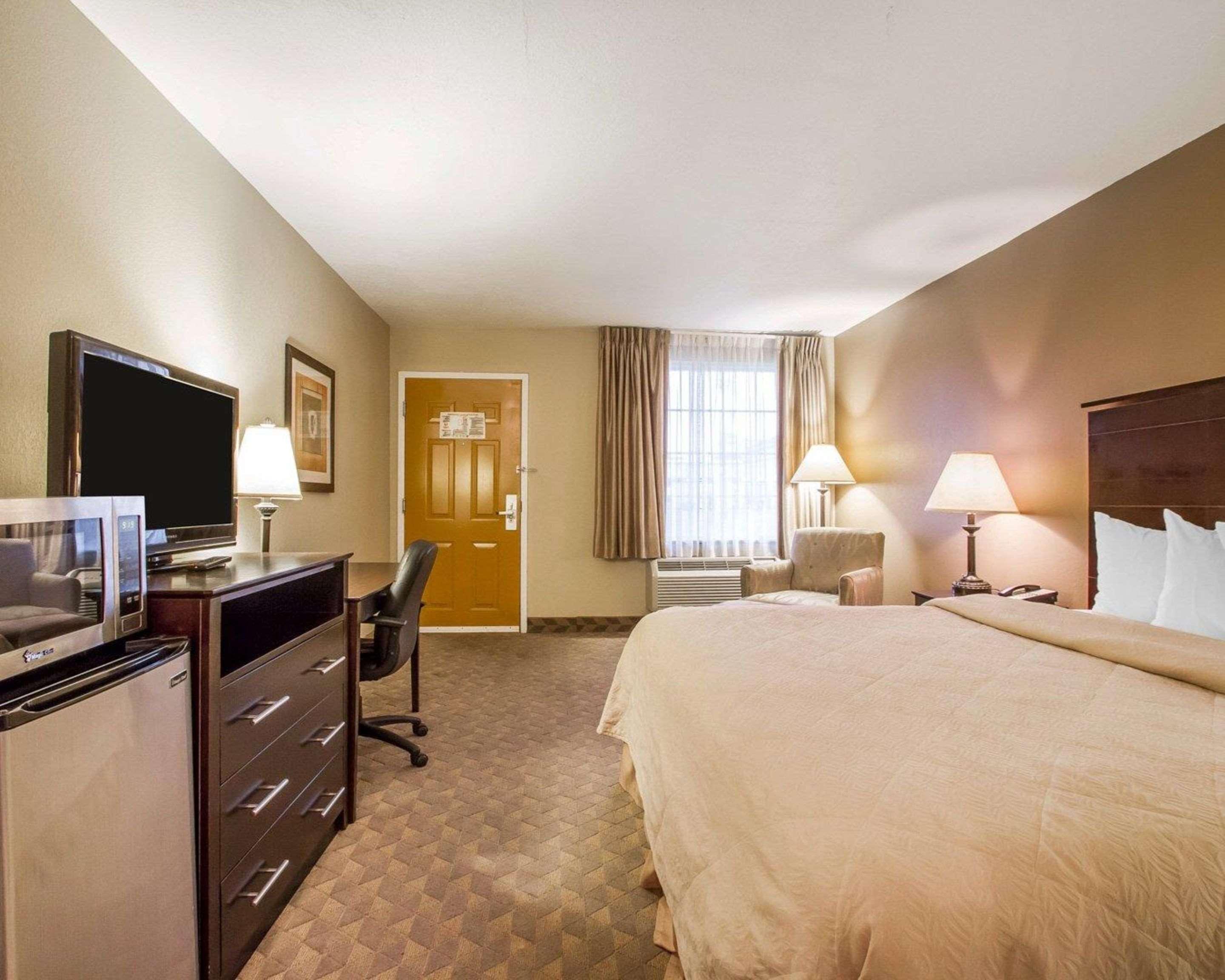 Quality Inn & Suites Greenville I-65 Buitenkant foto