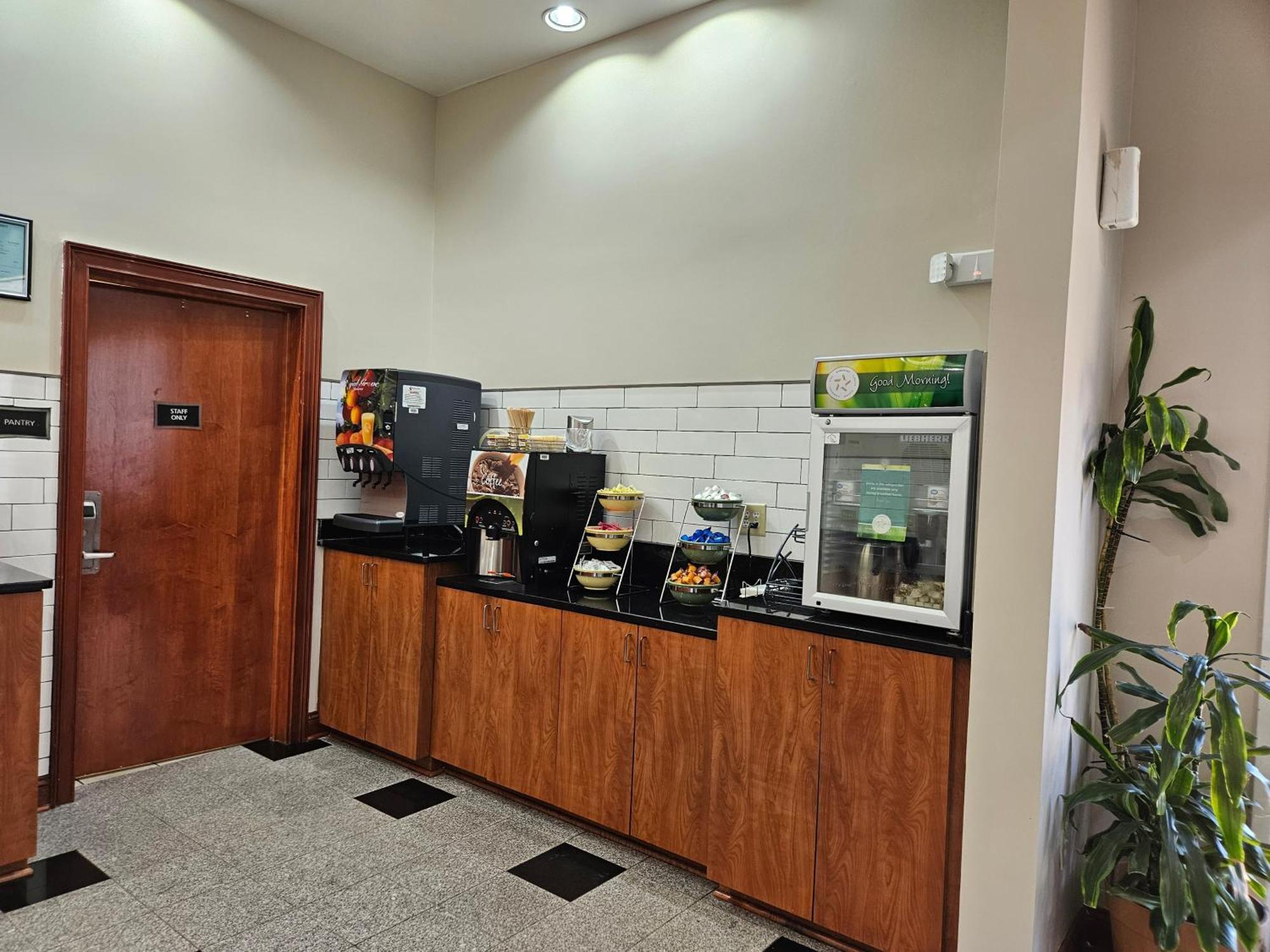 Quality Inn & Suites Greenville I-65 Buitenkant foto