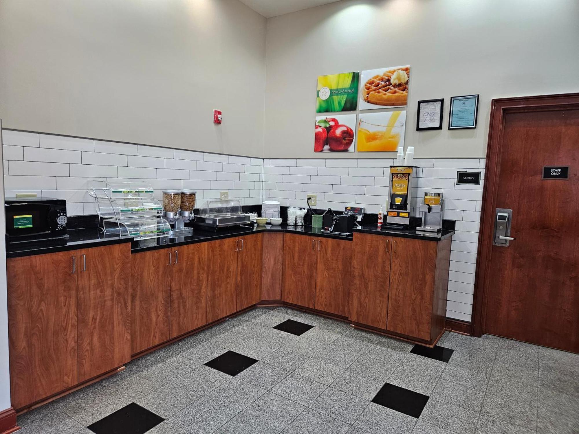 Quality Inn & Suites Greenville I-65 Buitenkant foto